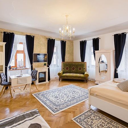 Crown Jewels Centre Sibiu Apartment Exterior foto