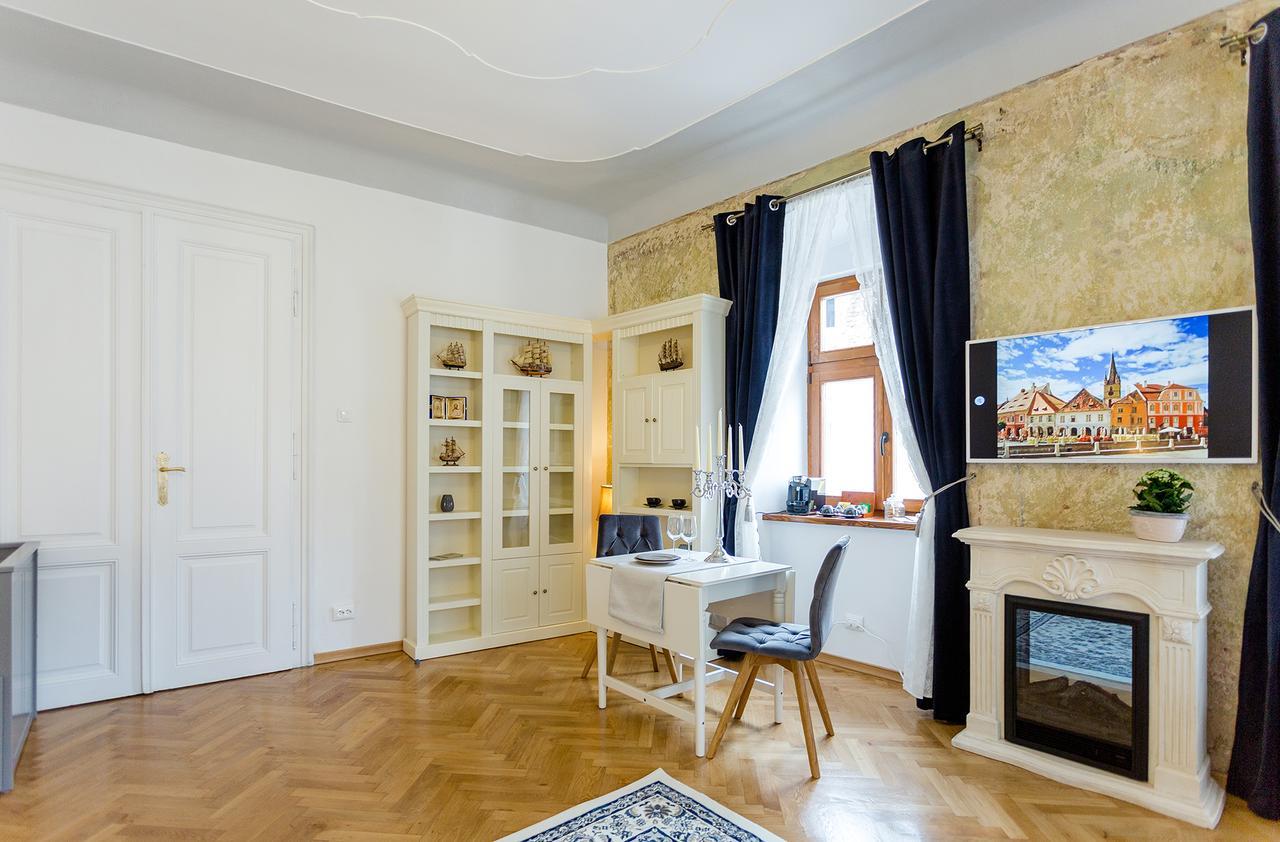 Crown Jewels Centre Sibiu Apartment Exterior foto