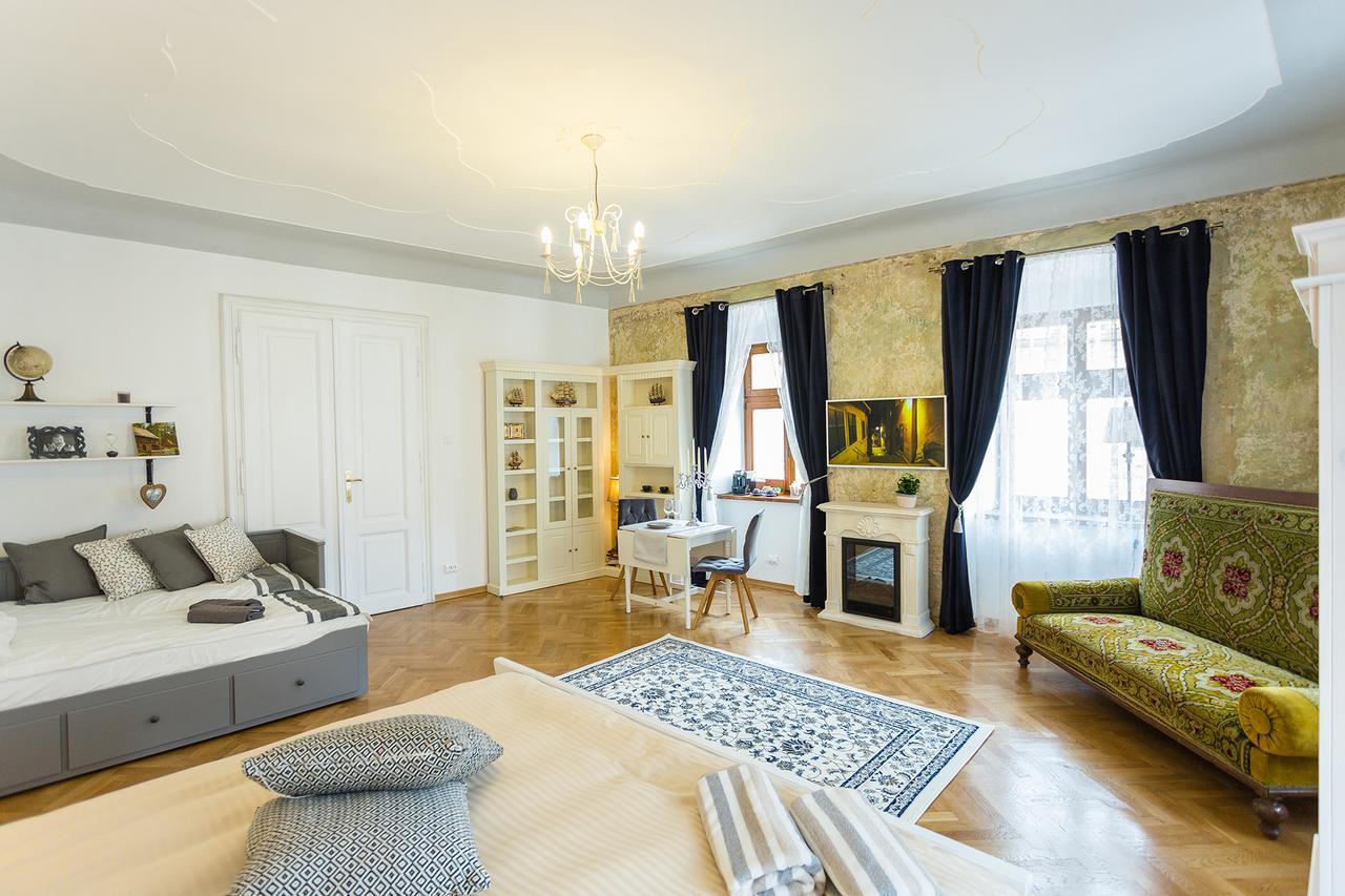 Crown Jewels Centre Sibiu Apartment Exterior foto