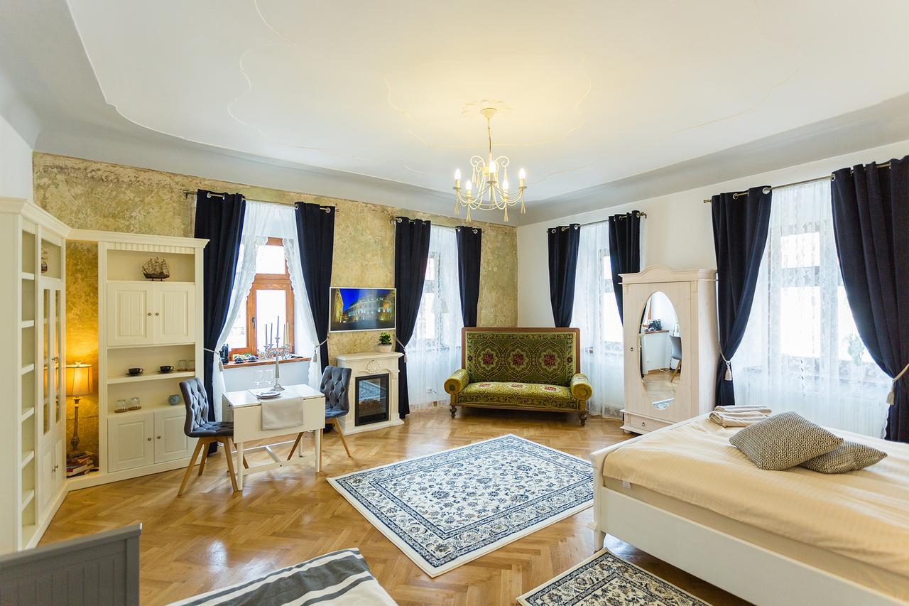 Crown Jewels Centre Sibiu Apartment Exterior foto